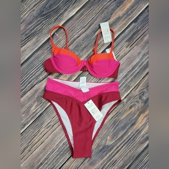 Women's XS NWT Cupshe bikini - Picture 1 of 6